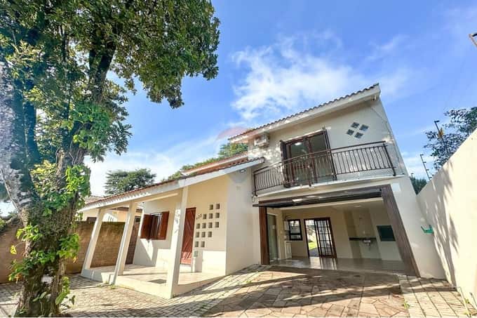 Casa 3 quartos semi-mobiliada com ótimo pátio - Dom Rodolfo