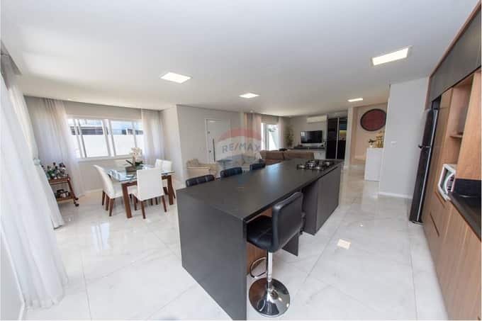 Casa no Bairro Cidade Nova - 3 suítes lote de 373m2 - semimobiliada