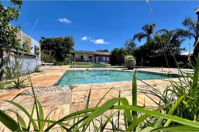 CASA EM PASSO FUNDO 2 SUÍTES (DORMITÓRIOS) COM PISCINA