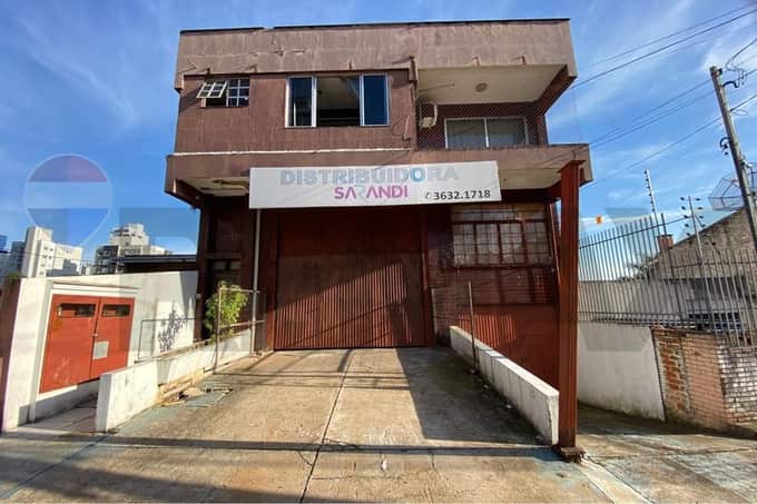 Sala Comercial com pé direito alto!