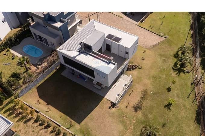 Casa com total Privacidade em um dos melhores condomínios da Cidade