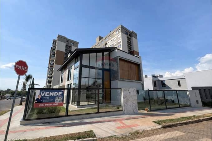 Casa de Luxo: Sofisticação e Conforto em São Cristóvão